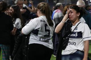 Un hincha de 56 antildeos murioacute tras los graves incidentes en el partido entre Gimnasia y Boca