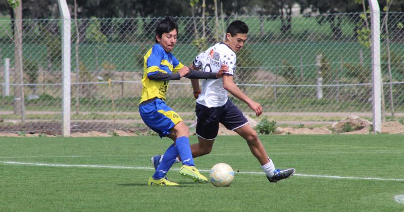 Racing ganó en las tres categorías