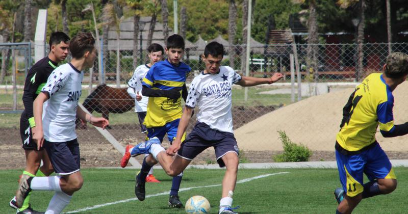 Racing y Luj�n uno de los partidos de la tercera