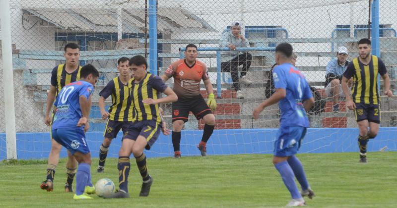 Ferro volvió a su cancha y goleó a Luj�n