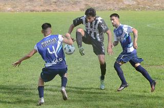 Facundo Cortadi abrió el partido en el Parque