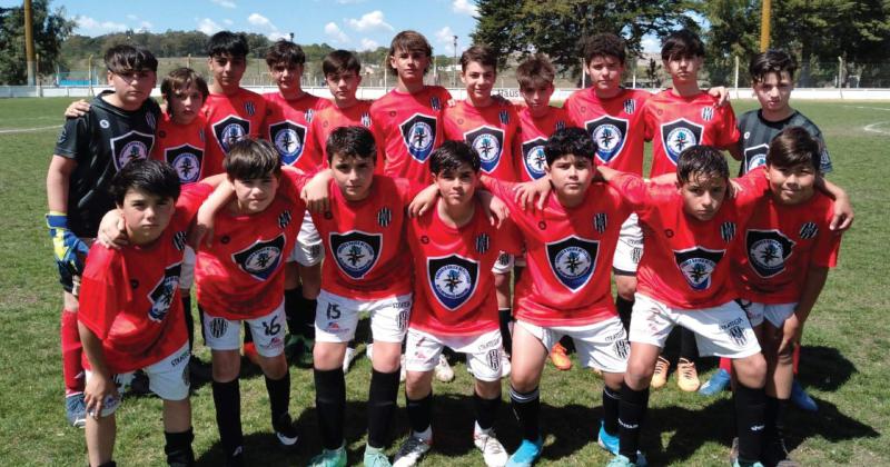 Estudiantes ganó en sus presentaciones en la cancha de Loma Negra