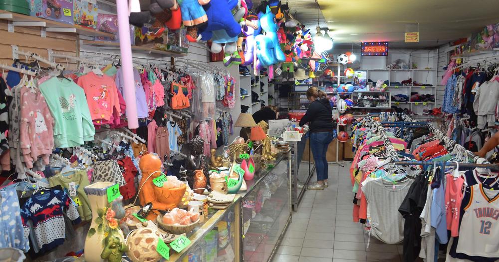 Franquito- hay de todo en el kiosco maacutes surtido de avenida Pellegrini