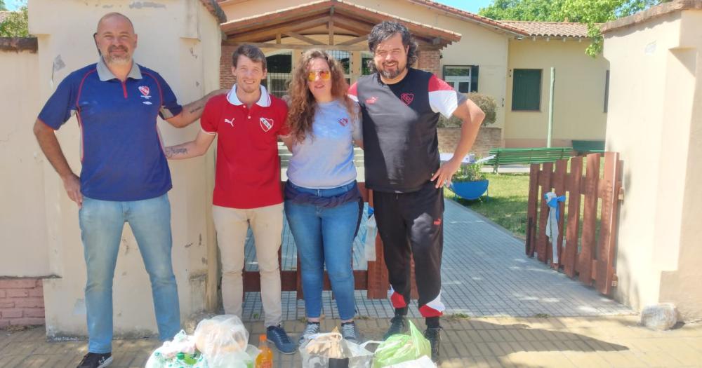 La Pentildea Roja Olavarria entregoacute meriendas a los abuelos del Hogar San Vicente