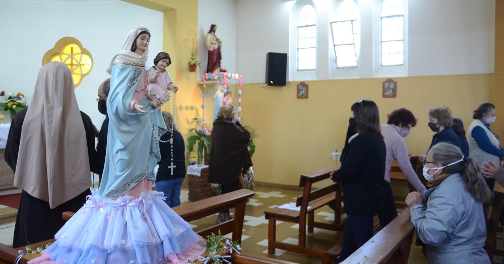 Novena a Mariacutea del  Rosario de San Nicolaacutes