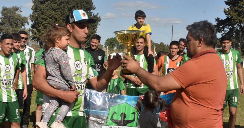 Viejo Atlético recibió su copa