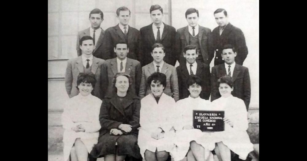 Los alumnos de 4º año de la Escuela Nacional de Comercio de Olavarría (Comercial) en el año 1961