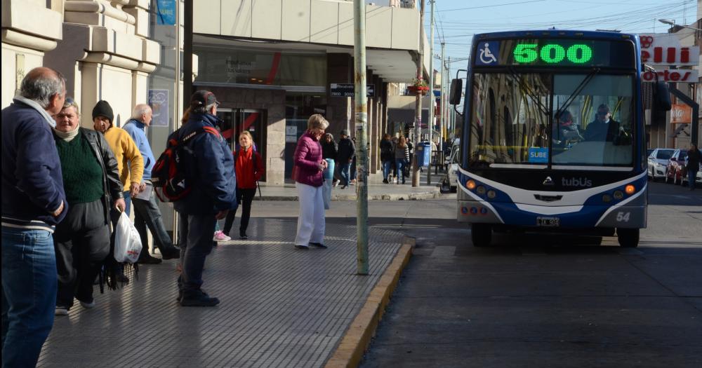 UTA anuncioacute un paro de colectivos por 72 horas para la proacutexima semana