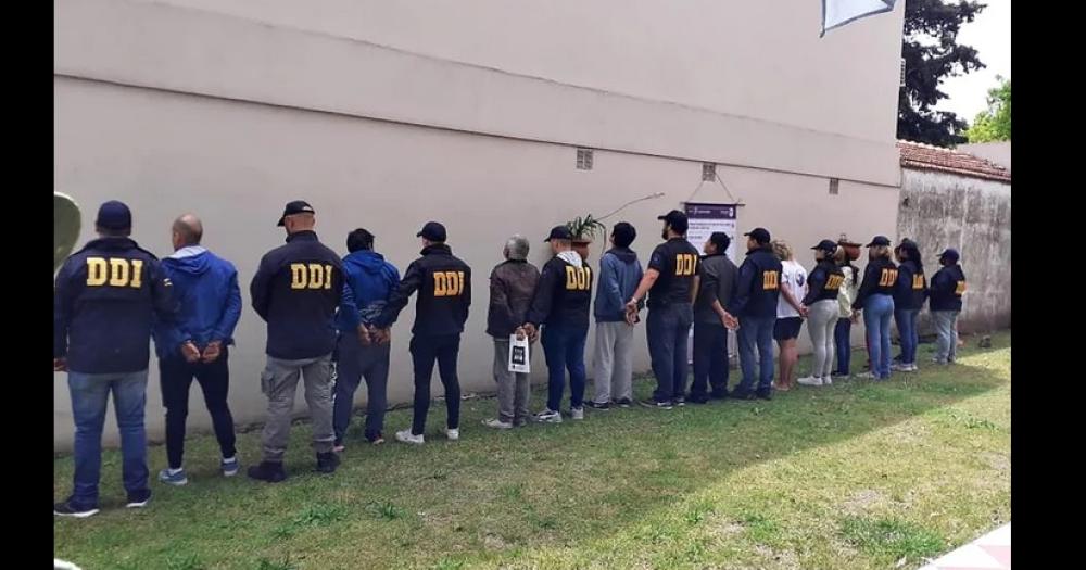 Hay 40 detenidos por una megaestafa de US 2000000 y 50000000 de pesos