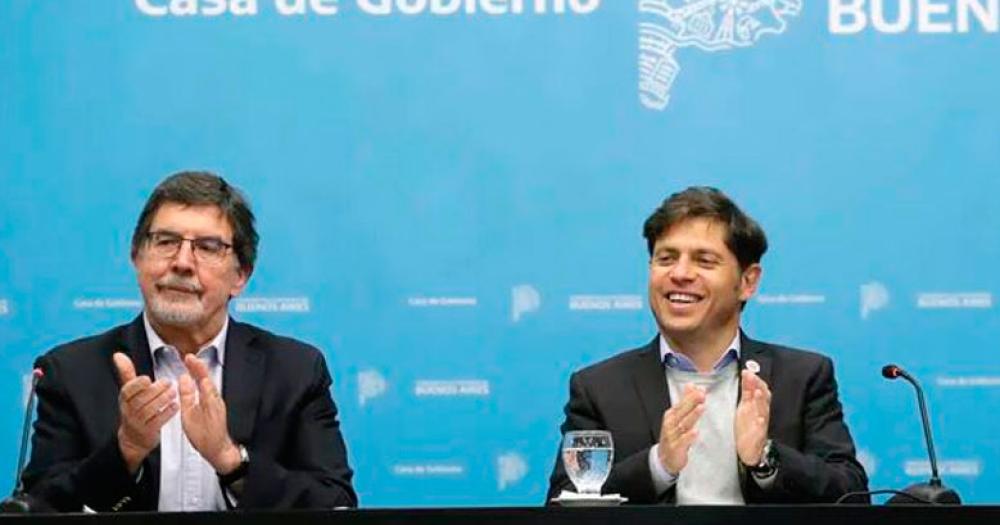 El Director General de Cultura y Educación bonaerense Alberto Sileoni junto al gobernador Axel Kicillof