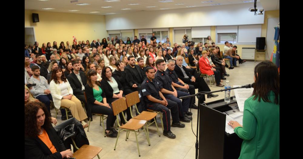 La entrega de diplomas en la Facultad de Ciencias Sociales en fotos