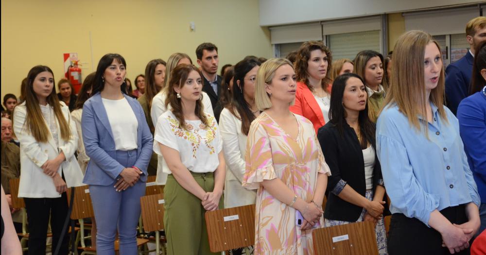 La entrega de diplomas en la Facultad de Ciencias Sociales en fotos