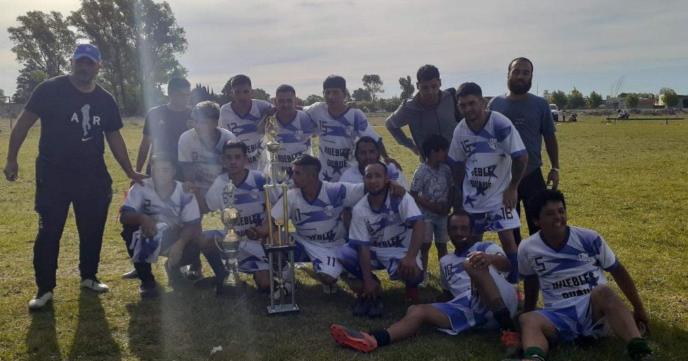 Villa Aurora festejó el campeonato obtenido