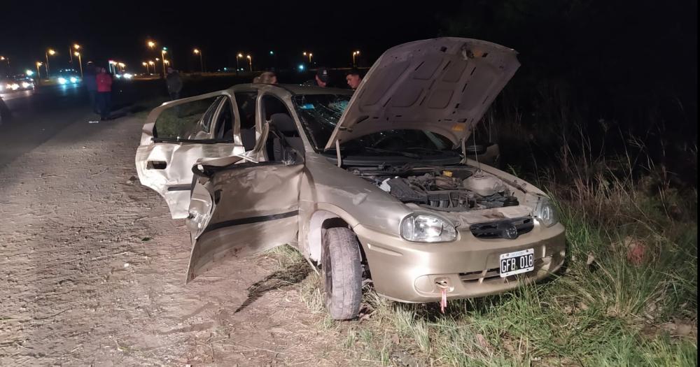 Perdioacute el control en la ruta y chocoacute contra un aacuterbol- un herido de gravedad