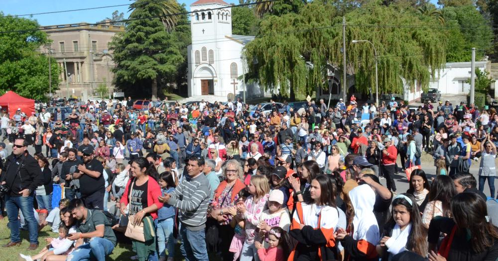 Una gran cantidad de vecinos participaron del festejo por el Aniversario de Sierras Bayas