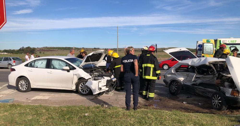 Fuerte choque a la altura del barrio AOMA- un herido de gravedad