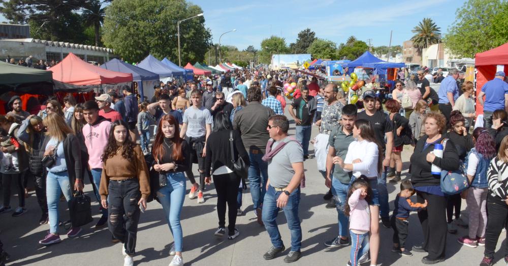 Una gran cantidad de vecinos participaron del festejo por el Aniversario de Sierras Bayas