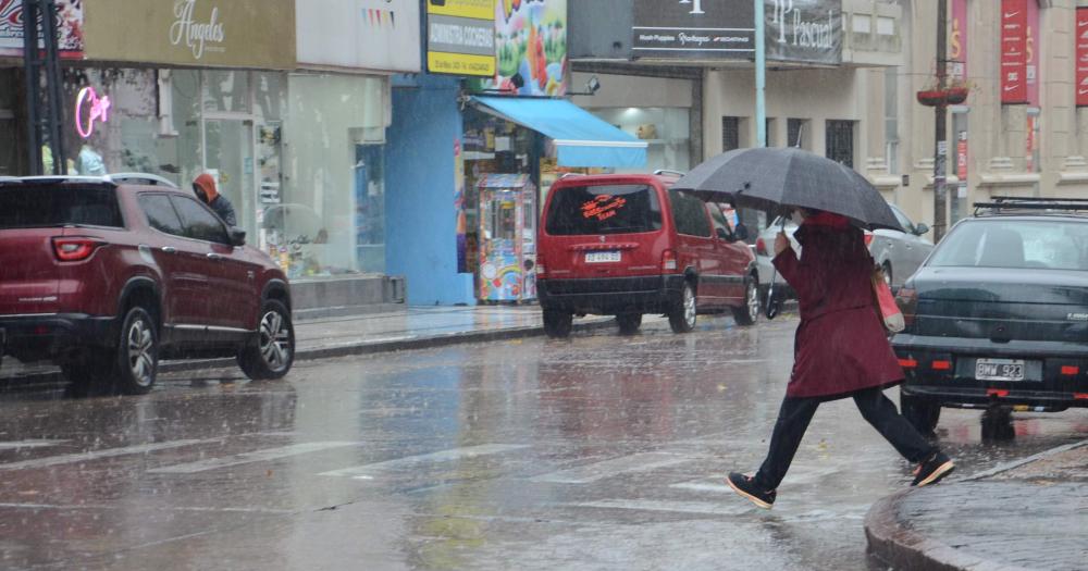 Alerta meteoroloacutegico- se esperan tormentas y caiacuteda de granizo para toda la jornada