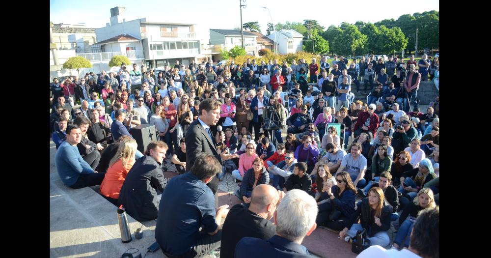 Mates con Kicillof en el Parque del Bicentenario