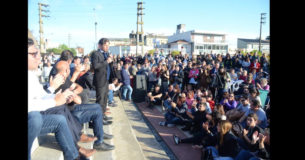 Mates con Kicillof en el Parque del Bicentenario