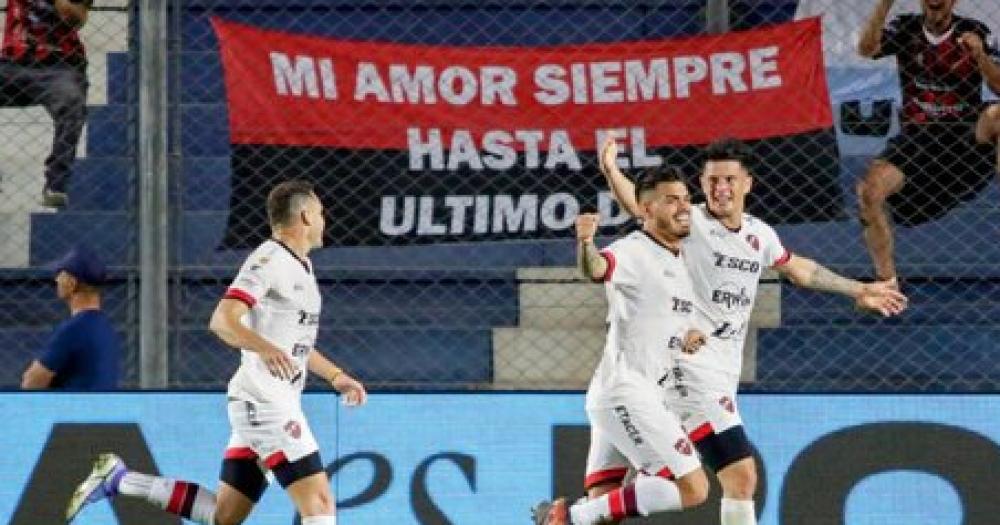 Batacazo- Patronato sacoacute a Boca y es finalista