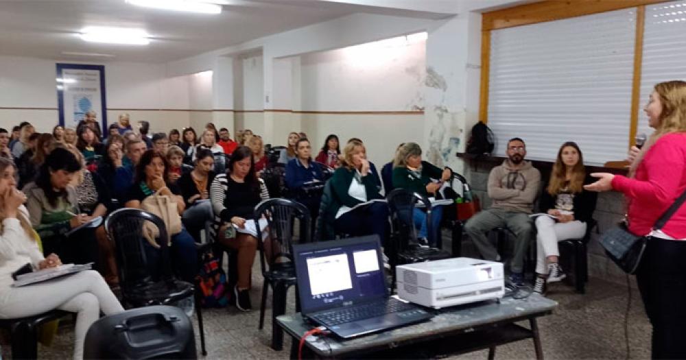 Jornada de la Mesa Local con escuelas privadas y especiales