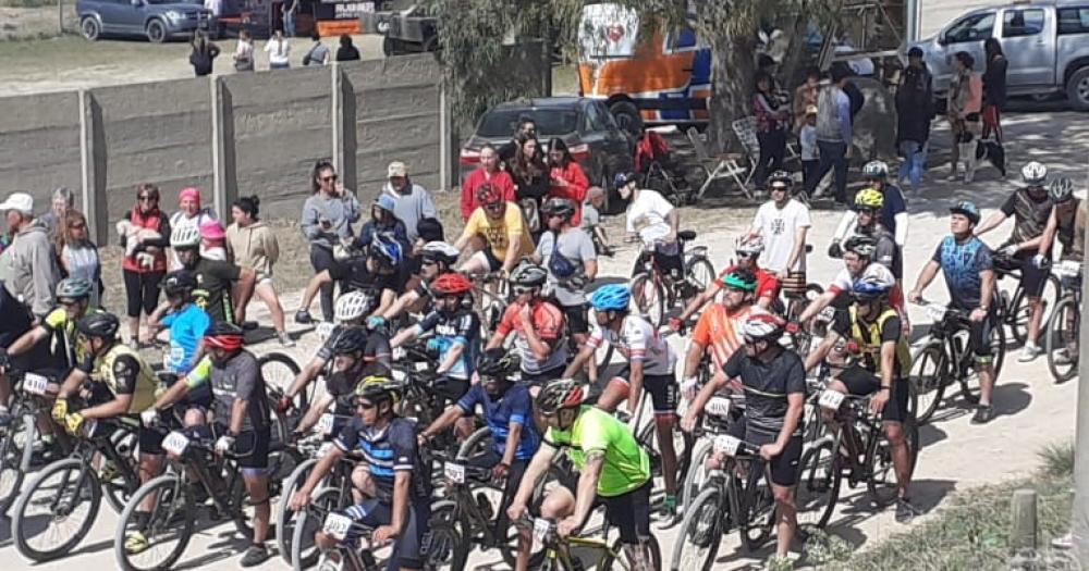 Marcos Damiano se quedoacute con la categoriacutea Minera en el mountain bike en Sierras Bayas