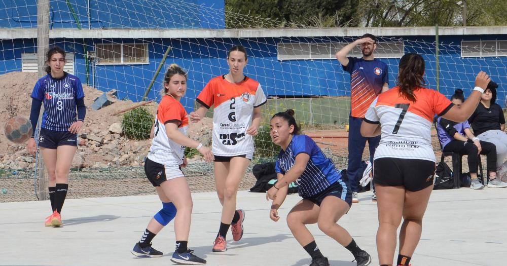 Racing compite en el torneo de la Asociación Atl�ntica