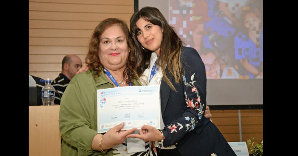 Emocioacuten y reconocimientos en la apertura del III Congreso del Hospital