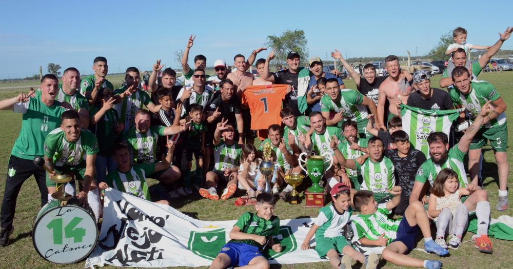 La final fue este s�bado en Villa Mi Serranía con el festejo albiverde