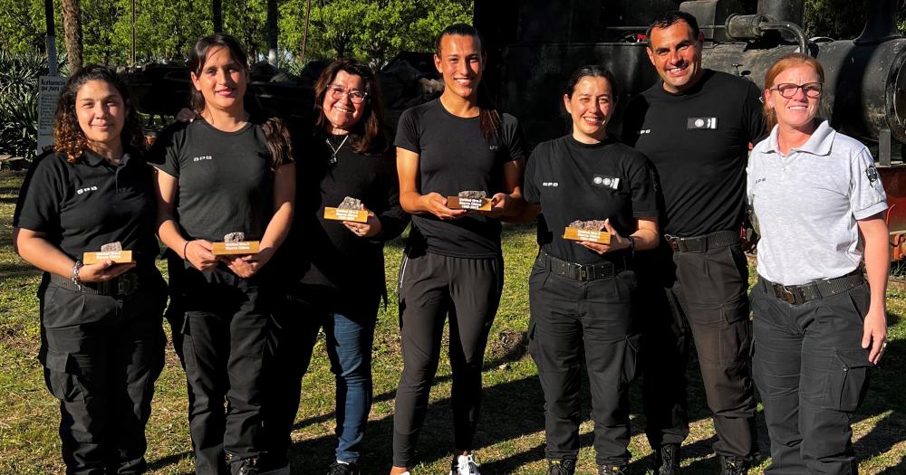 Mara Gomez la primera jugadora transgeacutenero de AFA visitoacute la Unidad 2