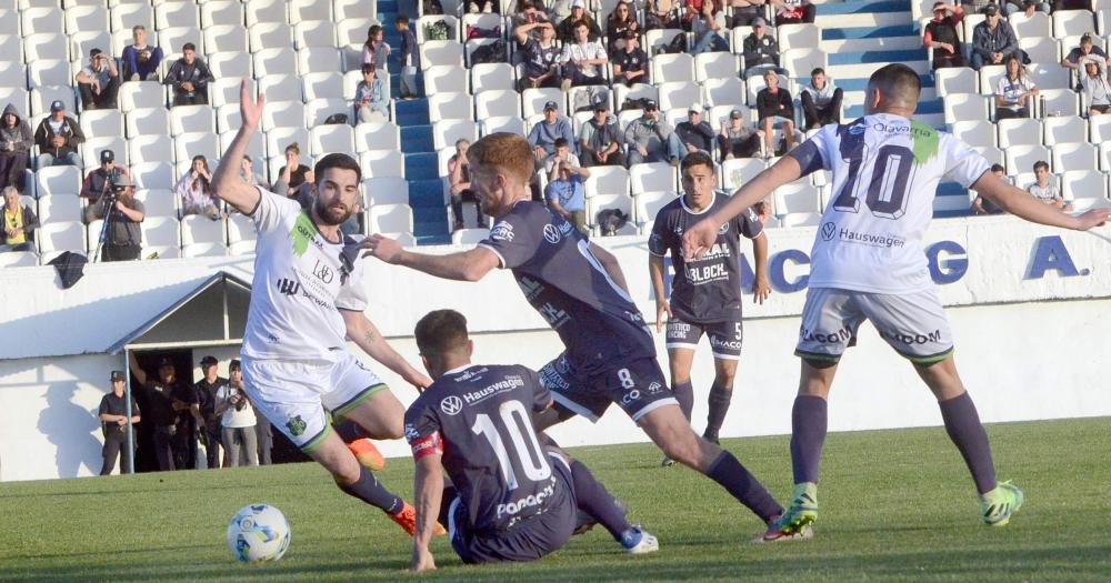 Racing y Embajadores otra vez cara a cara