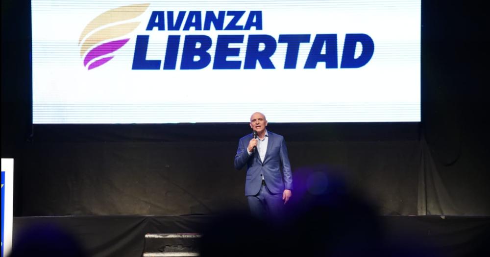 Espert lanzoacute su candidatura para la provincia en un multitudinario acto