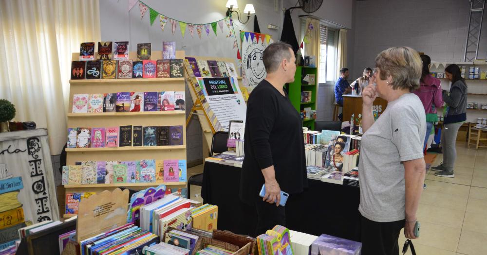 El primer diacutea del Festival del Libro fue dedicado el aacutembito educativo