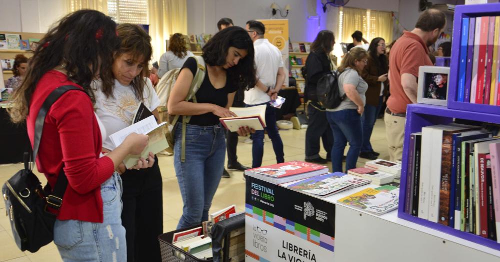 Un gran marco de participantes para la segunda jornada del Festival del Libro