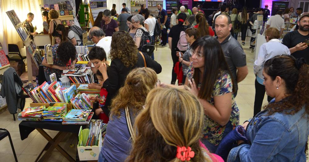 Un gran marco de participantes para la segunda jornada del Festival del Libro