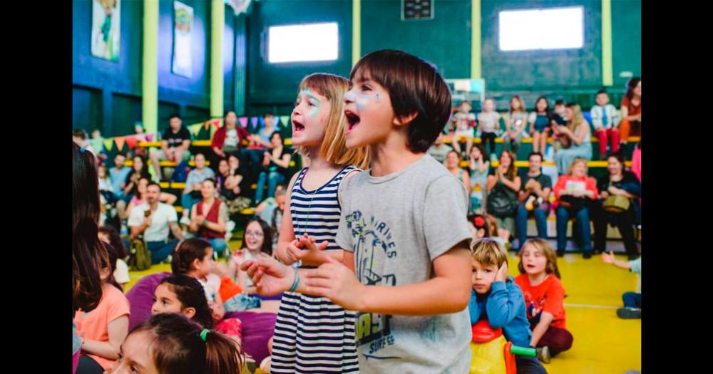 Miles de personas disfrutaron del primer Festival del Libro en la ciudad