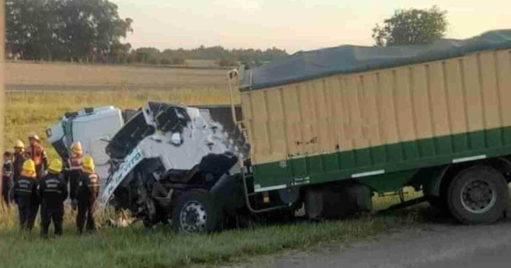 Una persona perdioacute la vida en un choque entre dos camiones en Ruta 3