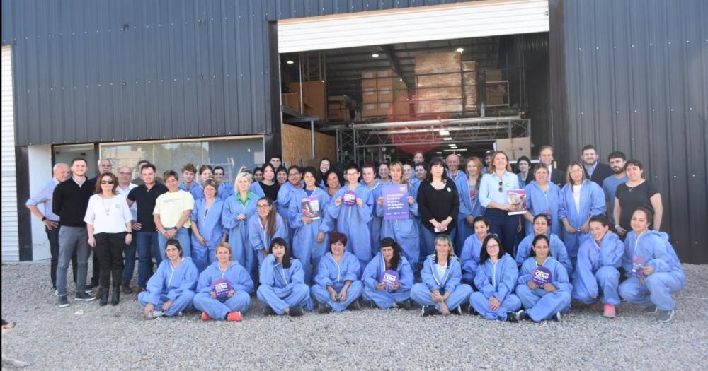 APIA en la Unioacuten Industrial con Mujeres por el Desarrollo