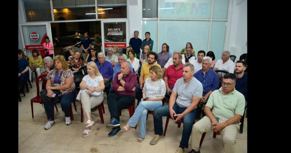 Visita- Gastoacuten Manes respaldoacute la Lista 123 de la UCR que encabeza Irassar