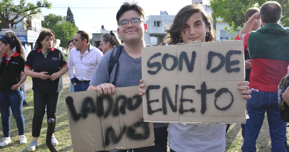 Con bombos cantos y un centenar de personas se realizoacute el banderazo de Industrial