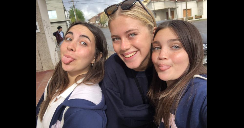 La joven suiza disfruta de su estadía en la Argentina junto con sus nuevas amigas