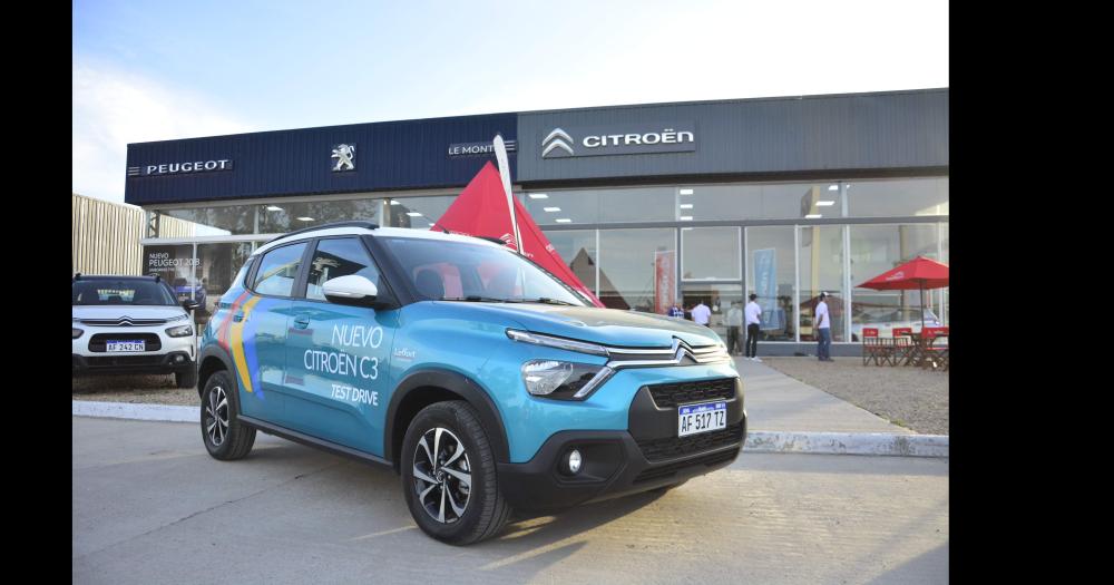 Leffort preparó una colorida y atractiva ceremonia para la presentación del nuevo modelo Citroën