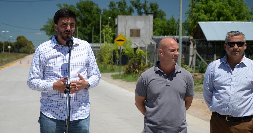 La Arantildea- se inauguroacute la pavimentacioacuten y anunciaron una obra de gas