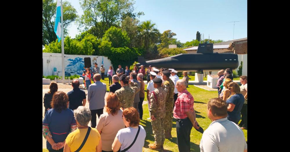 Emotivo homenaje a los tripulantes del ARA San Juan en Hinojo