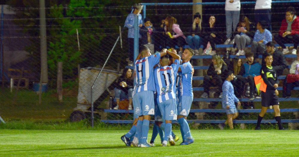 Ferro el lunes sumó otro triunfo por el Regional