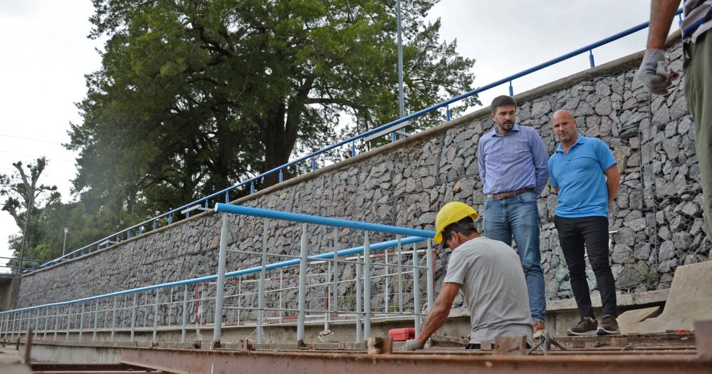 Instalaron equipos de calistenia en el Parque Mitre