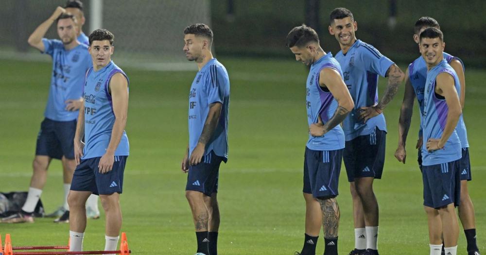 Argentina entrena en Doha mientras se espera una definicioacuten por los tocados