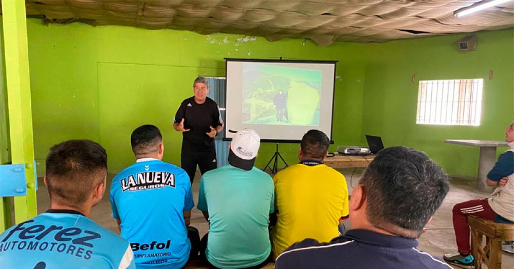 Ganoacute un mundial juvenil con Maradona y ahora dio una charla en la Unidad 2