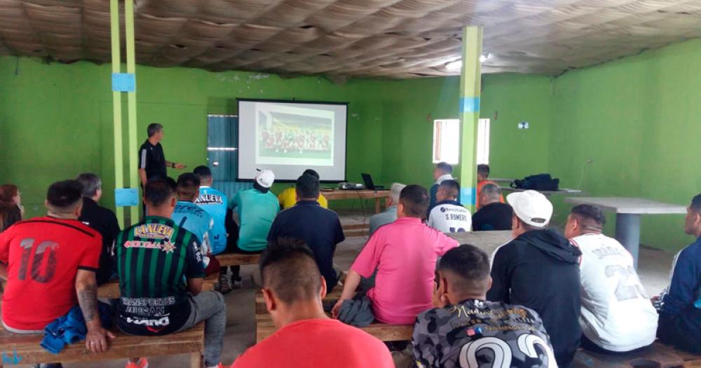 Ganoacute un mundial juvenil con Maradona y ahora dio una charla en la Unidad 2